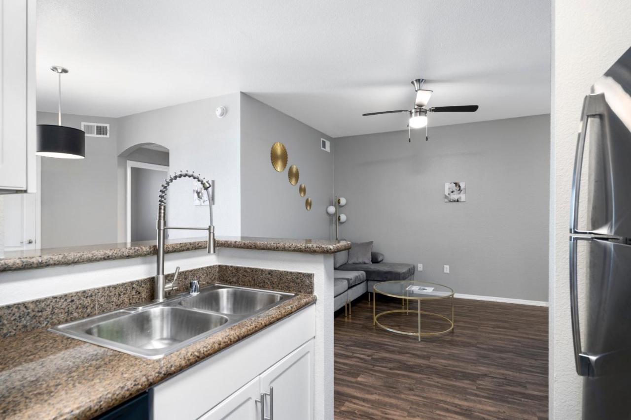 Luxury Mountain View 2Br With Balcony Located In Scottsdale Apartman Kültér fotó